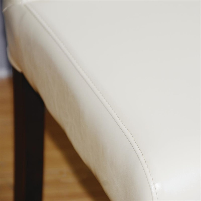  Bolero Chaises en simili cuir cr&egrave;me 
